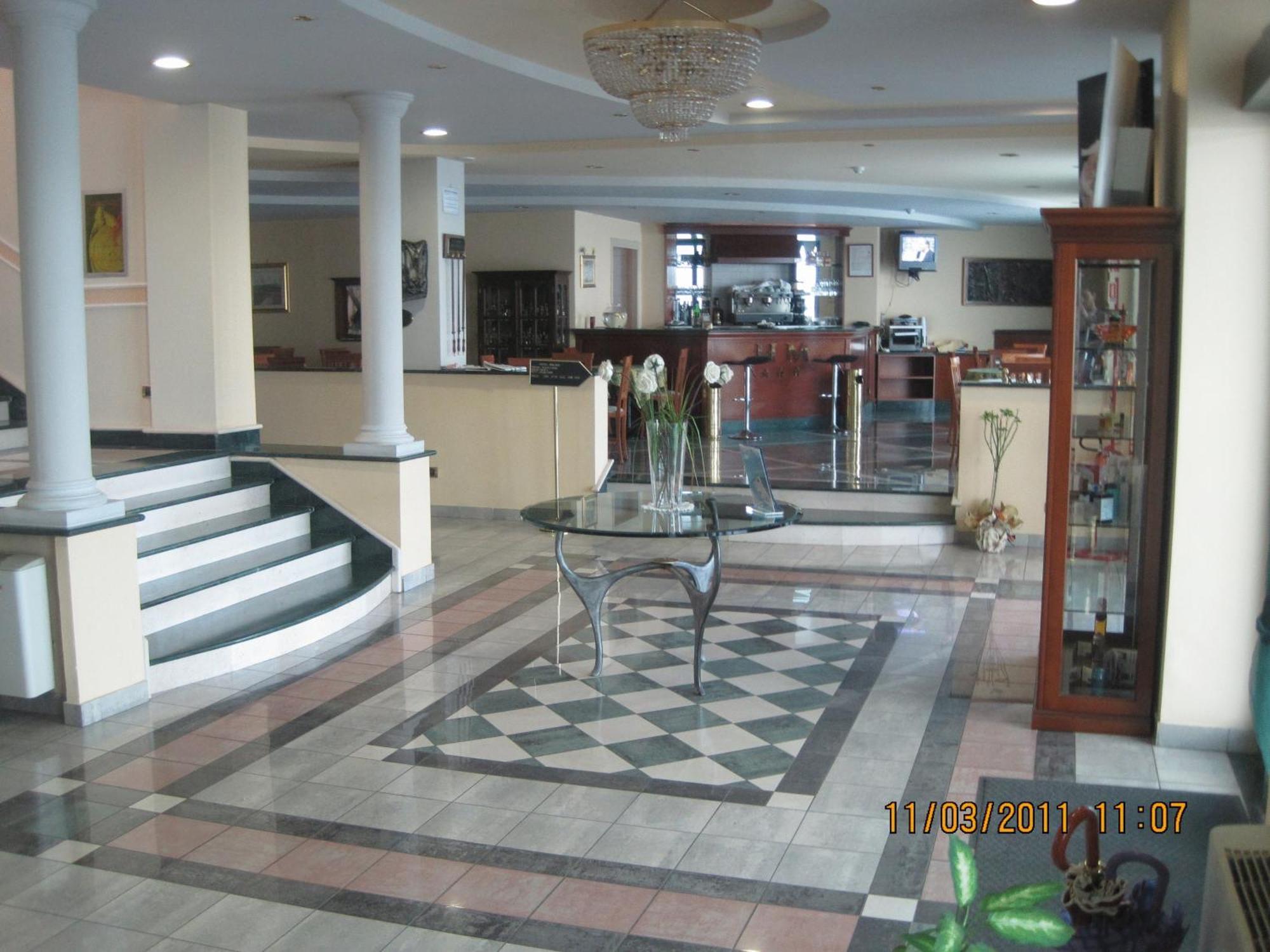 Hotel Malaga Avellino Buitenkant foto