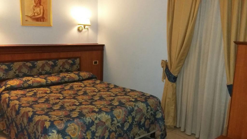 Hotel Malaga Avellino Buitenkant foto