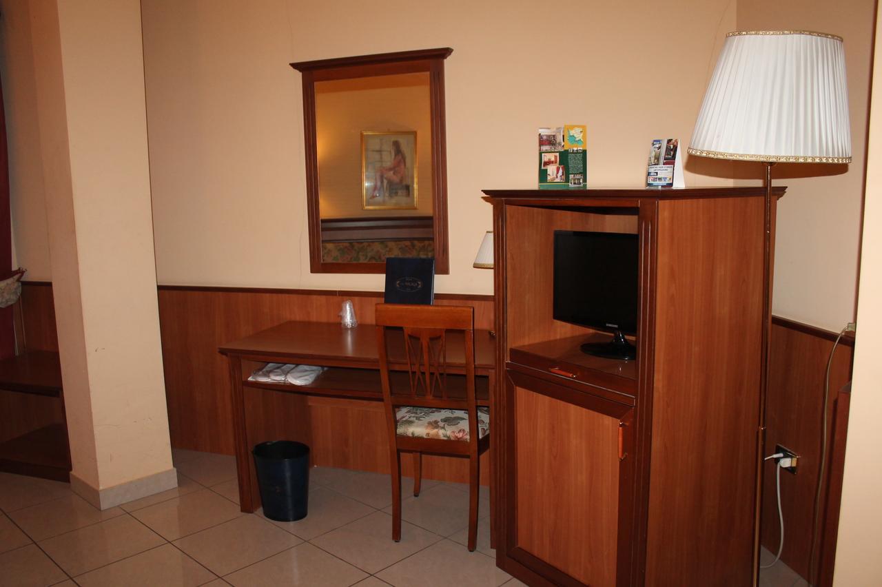 Hotel Malaga Avellino Buitenkant foto
