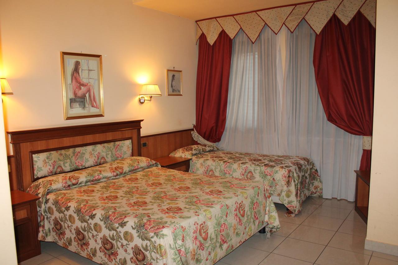 Hotel Malaga Avellino Buitenkant foto