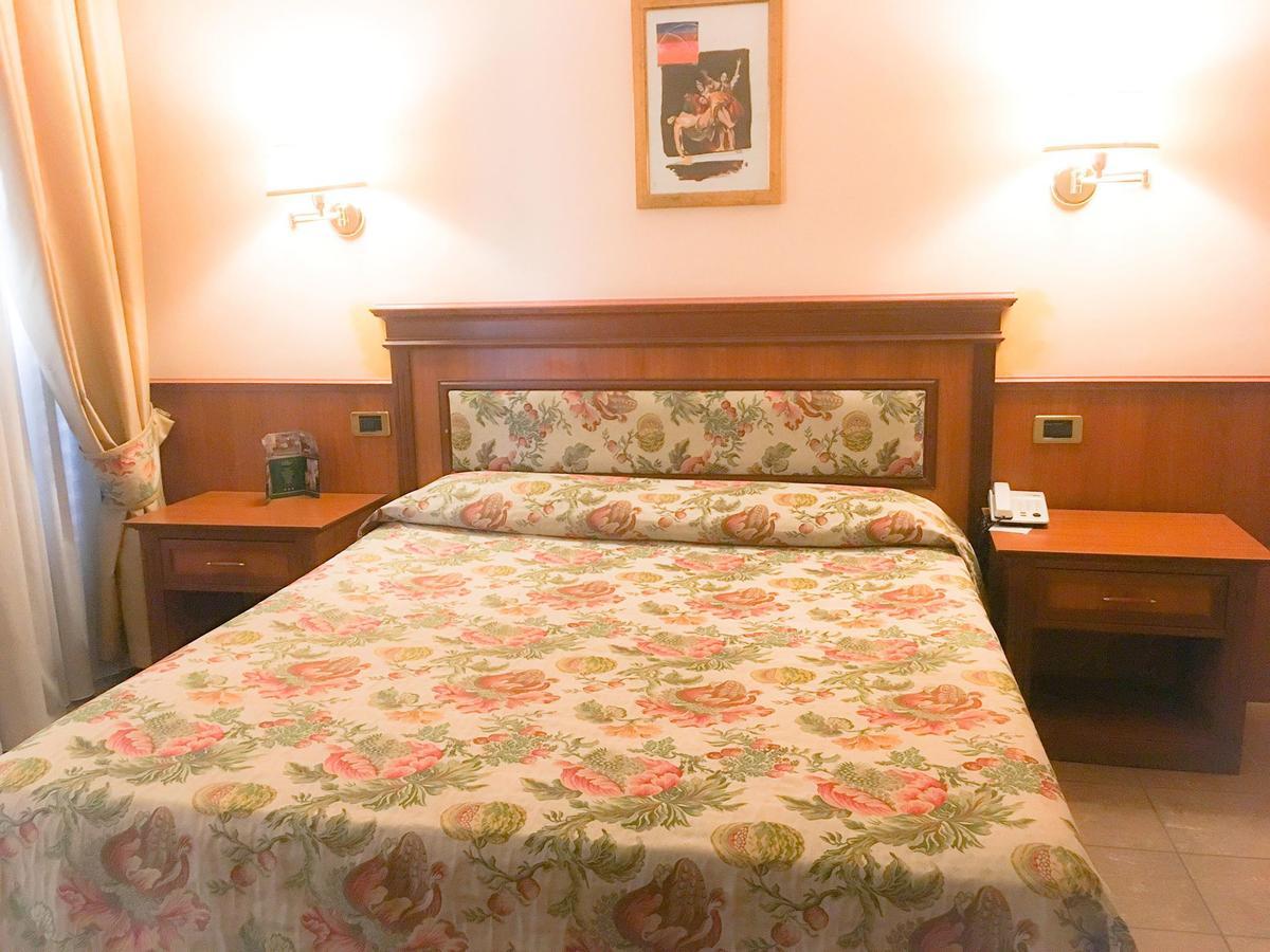 Hotel Malaga Avellino Buitenkant foto