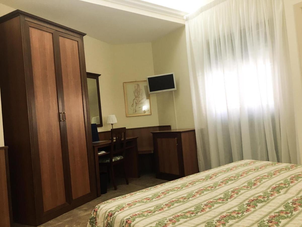Hotel Malaga Avellino Buitenkant foto